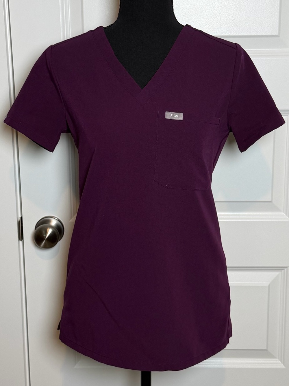 FIGS Catarina One-Pocket Scrub Top XXS Deep Purple